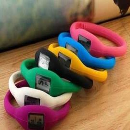 Здоровый вахта Wristband силикона, wristwatch спорта способа водоустойчивых женщин