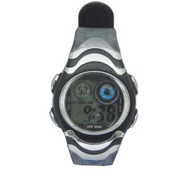 Дисплей времени цифровых часов компаса Casio счетчика удара двойной