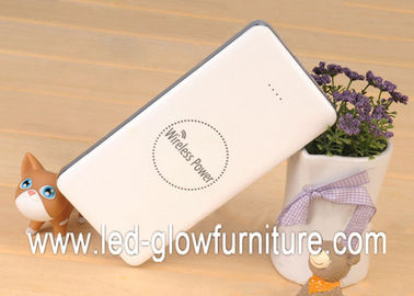 Всеобщий банк силы usb 8000mAh Ци двойной портативный для всех приборов черней